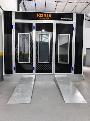 Cabine de pintura Koria instalada na oficina da Fercar